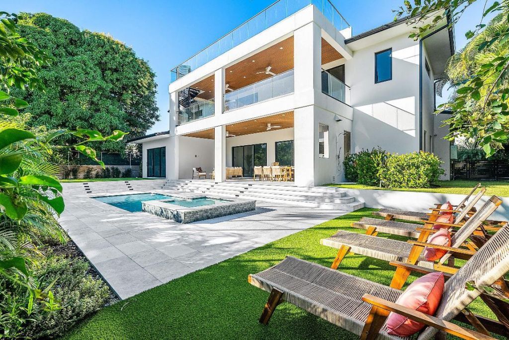 258 33rd Court, West Palm Beach, FL 33407 Photo