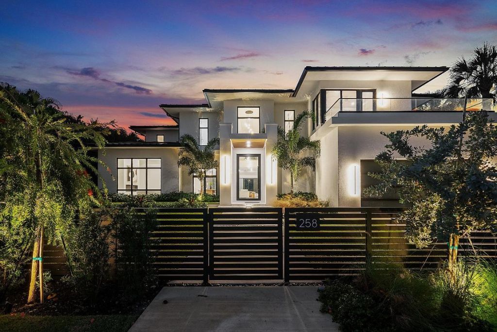 258 33rd Court, West Palm Beach, FL 33407 Photo