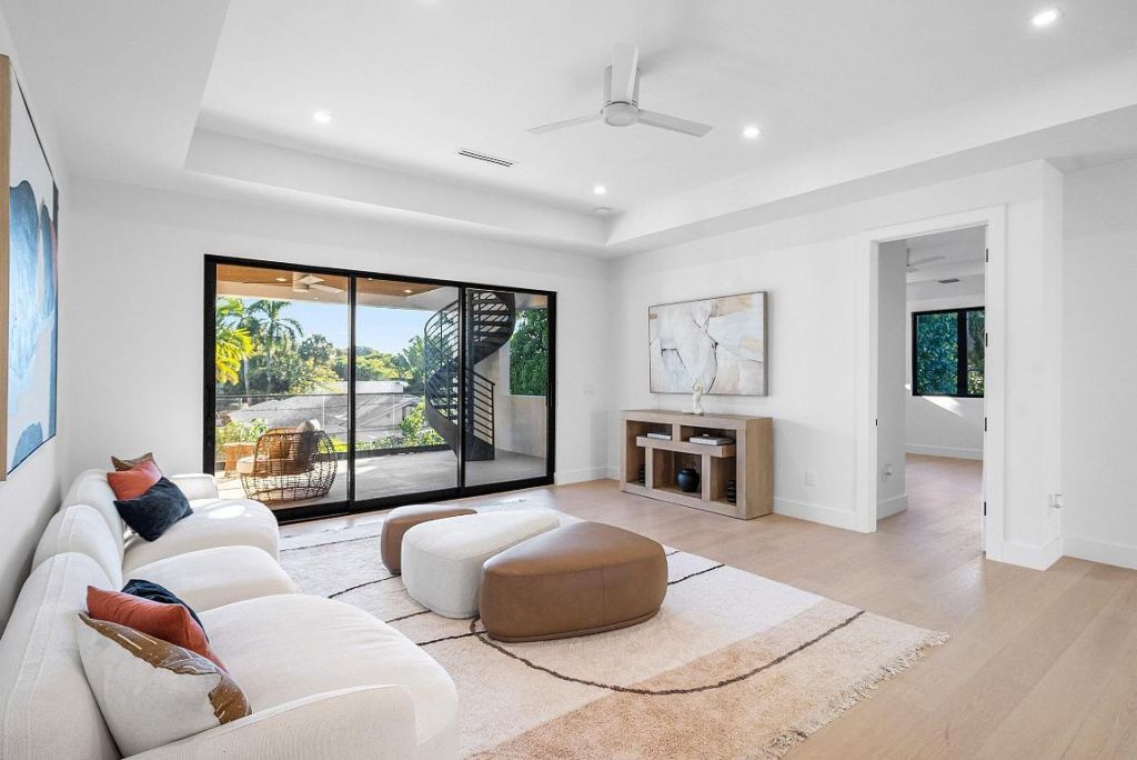 258 33rd Court, West Palm Beach, FL 33407 Photo