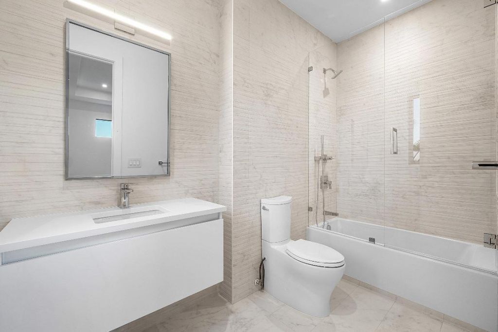 258 33rd Court, West Palm Beach, FL 33407 Photo