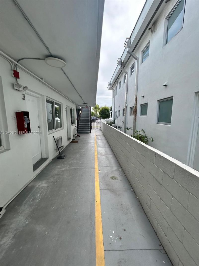 7330 Harding Ave , Unit 4, Miami Beach, FL 33141 Photo