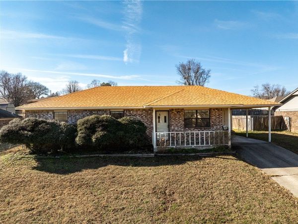 2007 N 30th Street, Van Buren, AR 72956