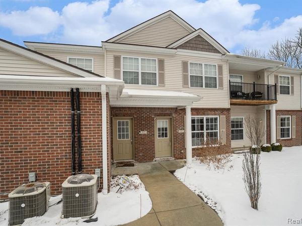 911 Watercress Lane, Fenton, MI 48430