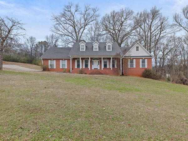 210 Lower Wood Cv, Russellville, AL 35653
