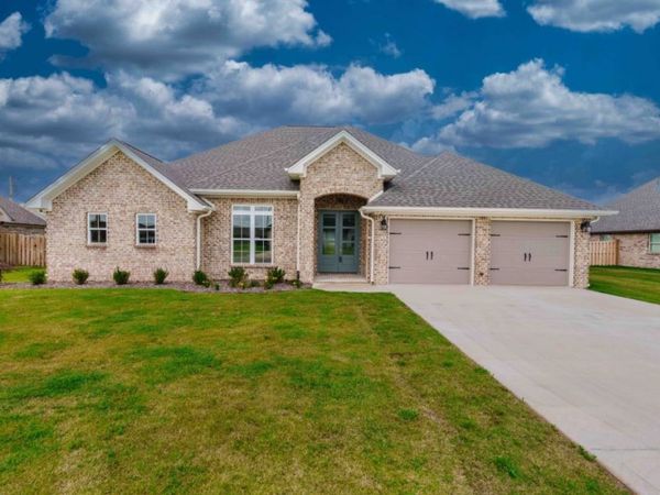 197 Wynchase Dr E, Muscle Shoals, AL