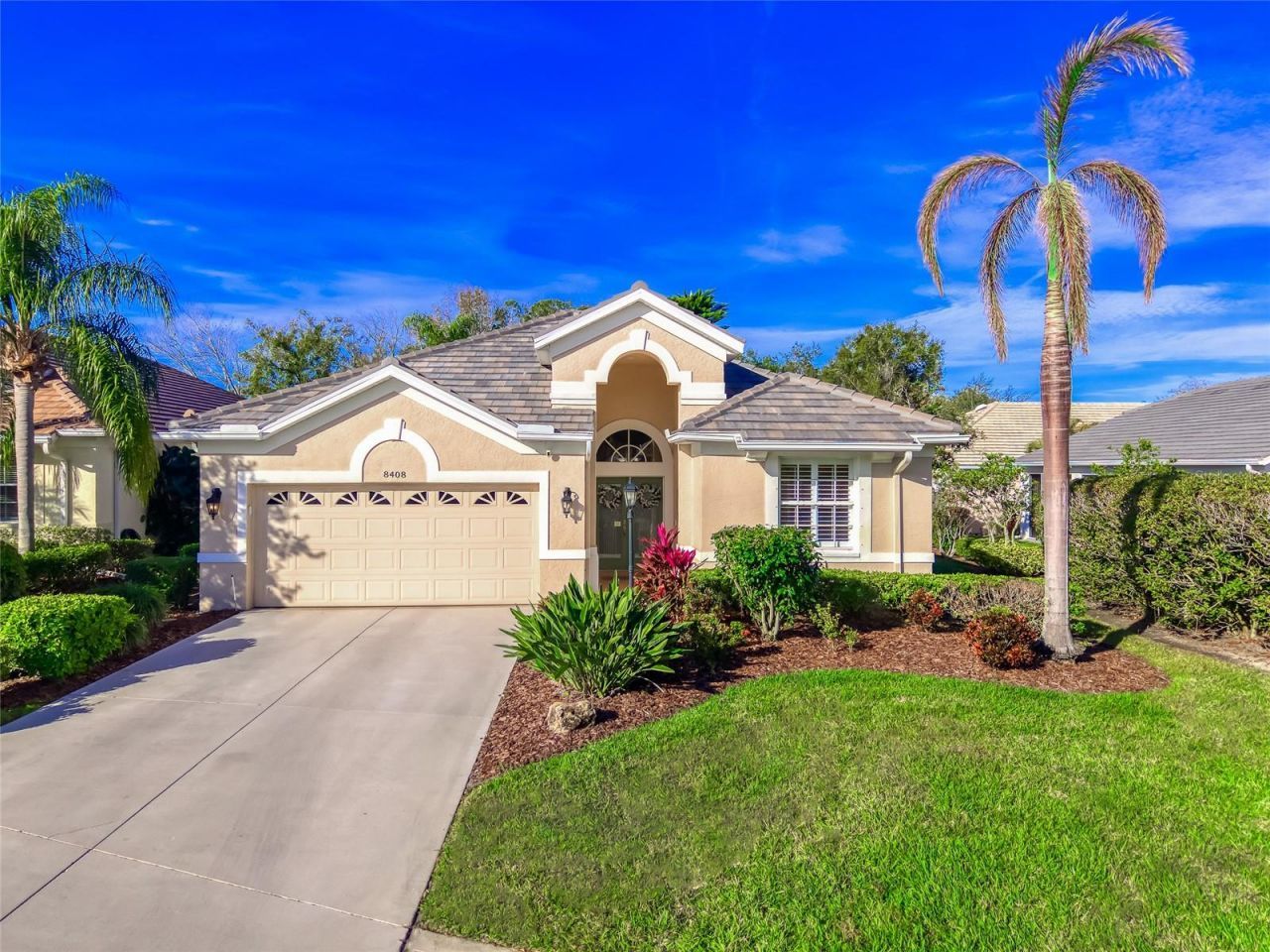 8408 Whispering Woods Court, Lakewood Ranch, FL 34202 Main Photo