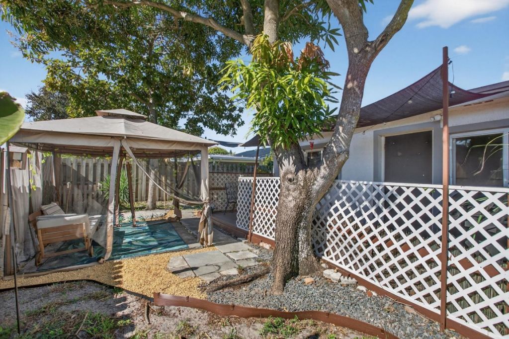 3330 NW 69th St, Fort Lauderdale, FL 33309 Photo