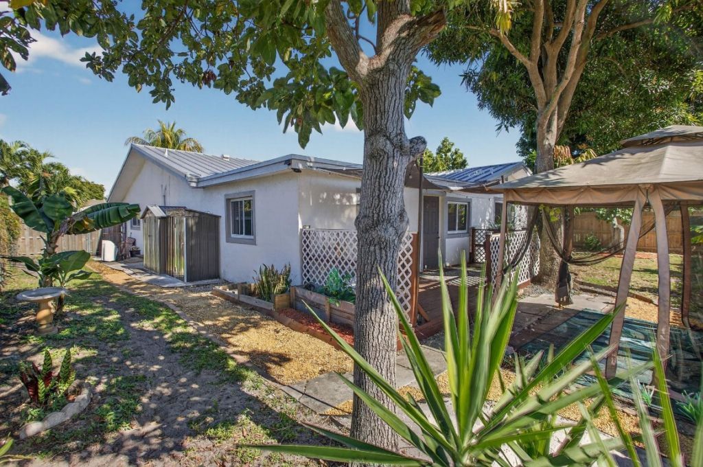 3330 NW 69th St, Fort Lauderdale, FL 33309 Photo