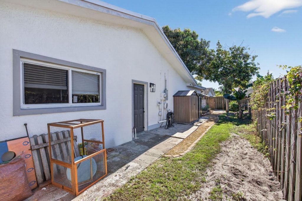 3330 NW 69th St, Fort Lauderdale, FL 33309 Photo