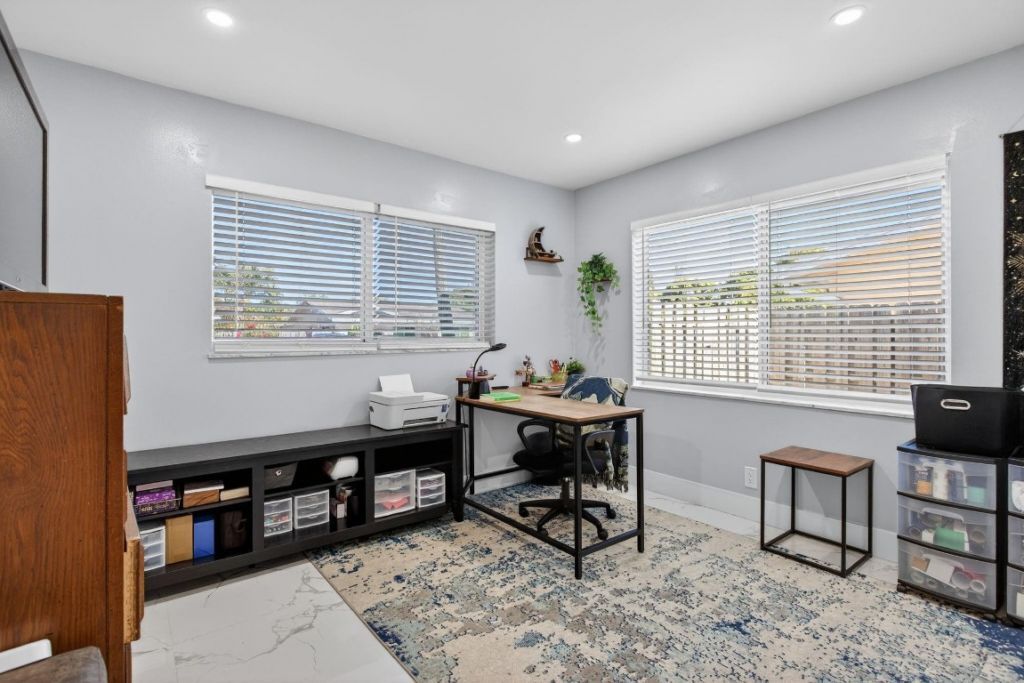 3330 NW 69th St, Fort Lauderdale, FL 33309 Photo