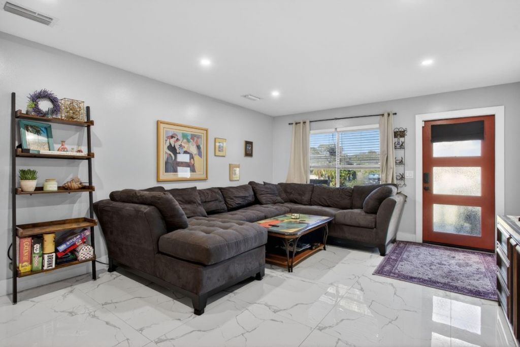 3330 NW 69th St, Fort Lauderdale, FL 33309 Photo