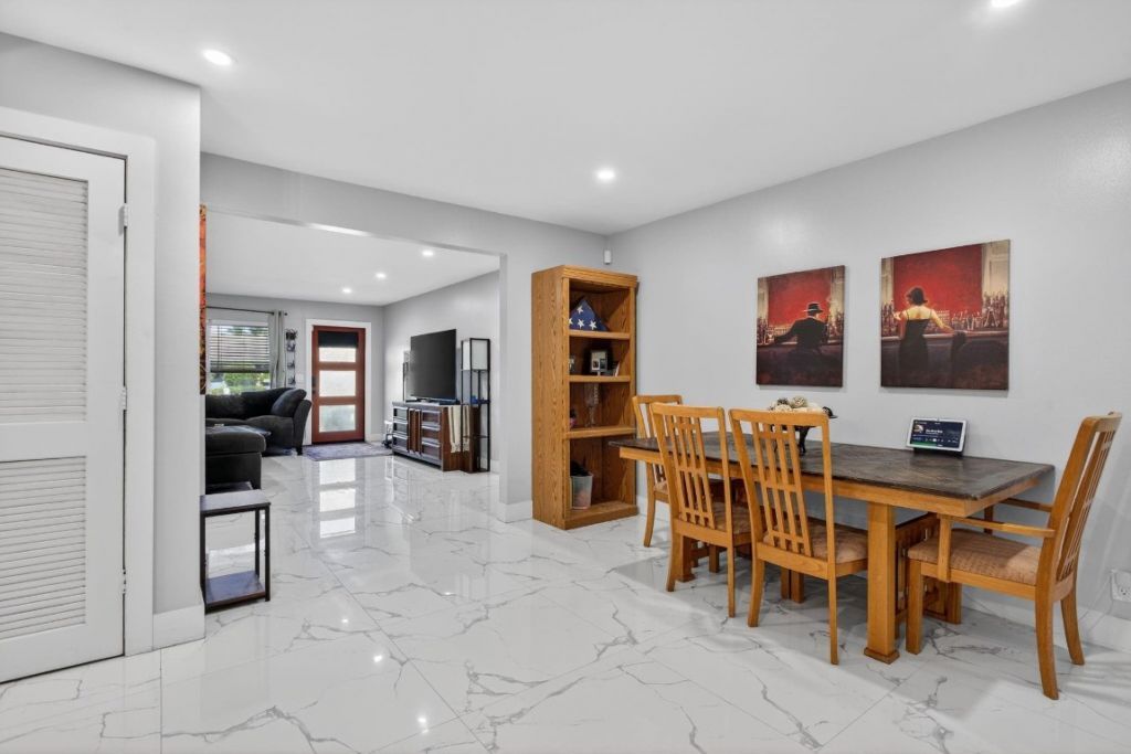 3330 NW 69th St, Fort Lauderdale, FL 33309 Photo