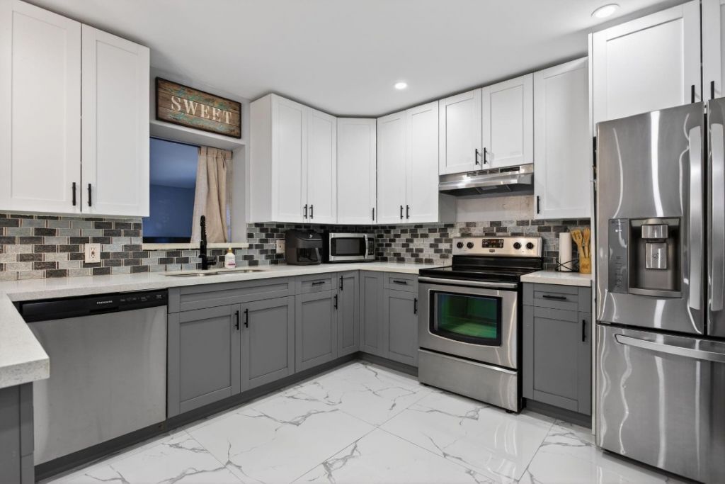 3330 NW 69th St, Fort Lauderdale, FL 33309 Photo