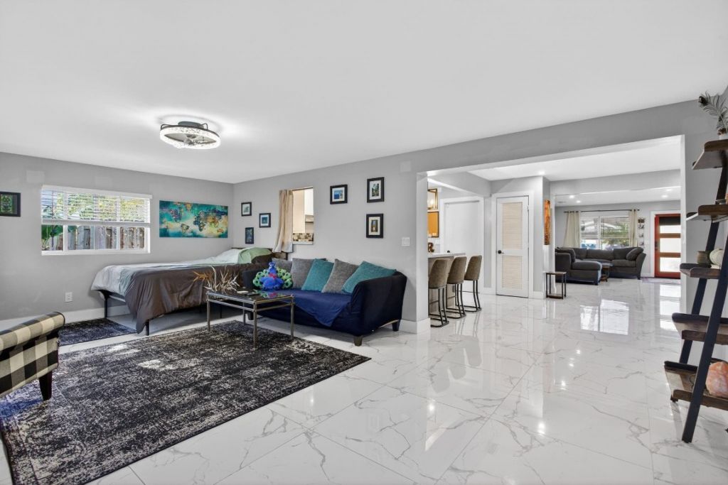 3330 NW 69th St, Fort Lauderdale, FL 33309 Photo