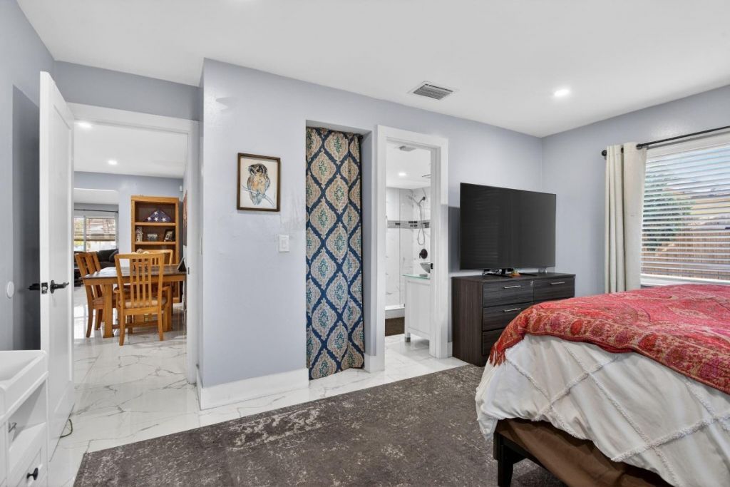 3330 NW 69th St, Fort Lauderdale, FL 33309 Photo