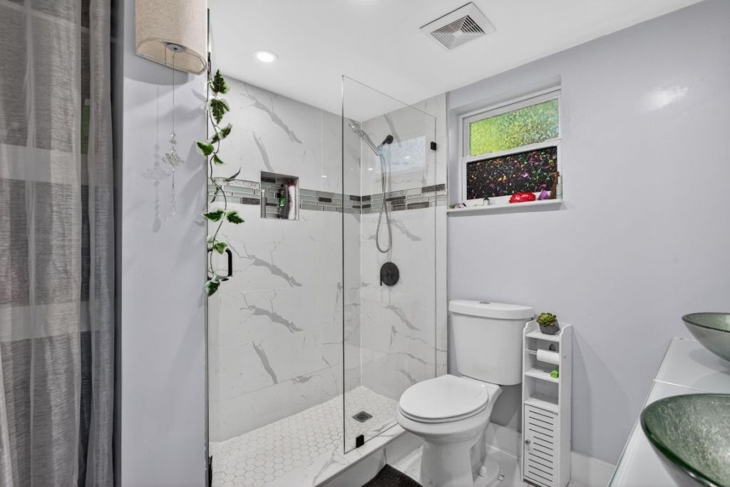 3330 NW 69th St, Fort Lauderdale, FL 33309 Photo