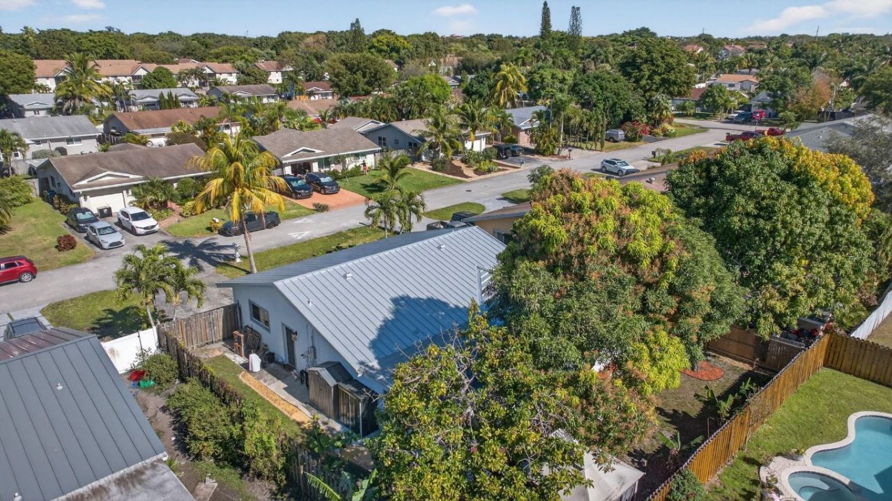 3330 NW 69th St, Fort Lauderdale, FL 33309 Photo