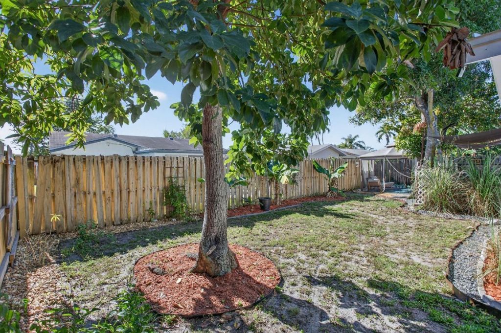 3330 NW 69th St, Fort Lauderdale, FL 33309 Photo