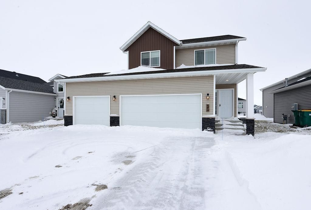 307 7th Street E, Horace, ND 58047 Main Photo