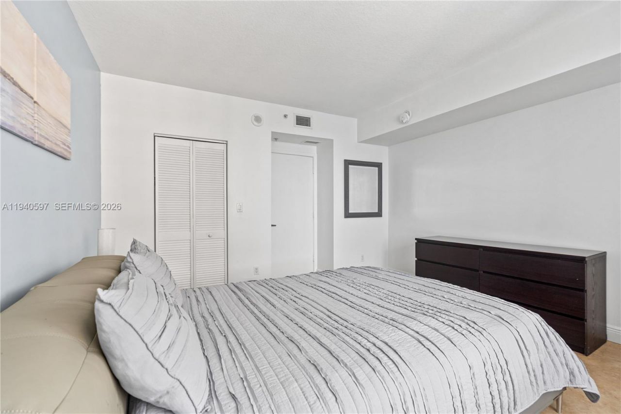 335 S Biscayne Blvd, Unit 2910, Miami, FL 33131 Photo