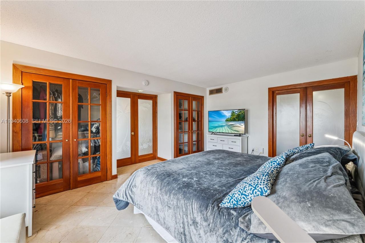 11111 Biscayne Blvd, Unit 4H, Miami, FL 33181 Photo