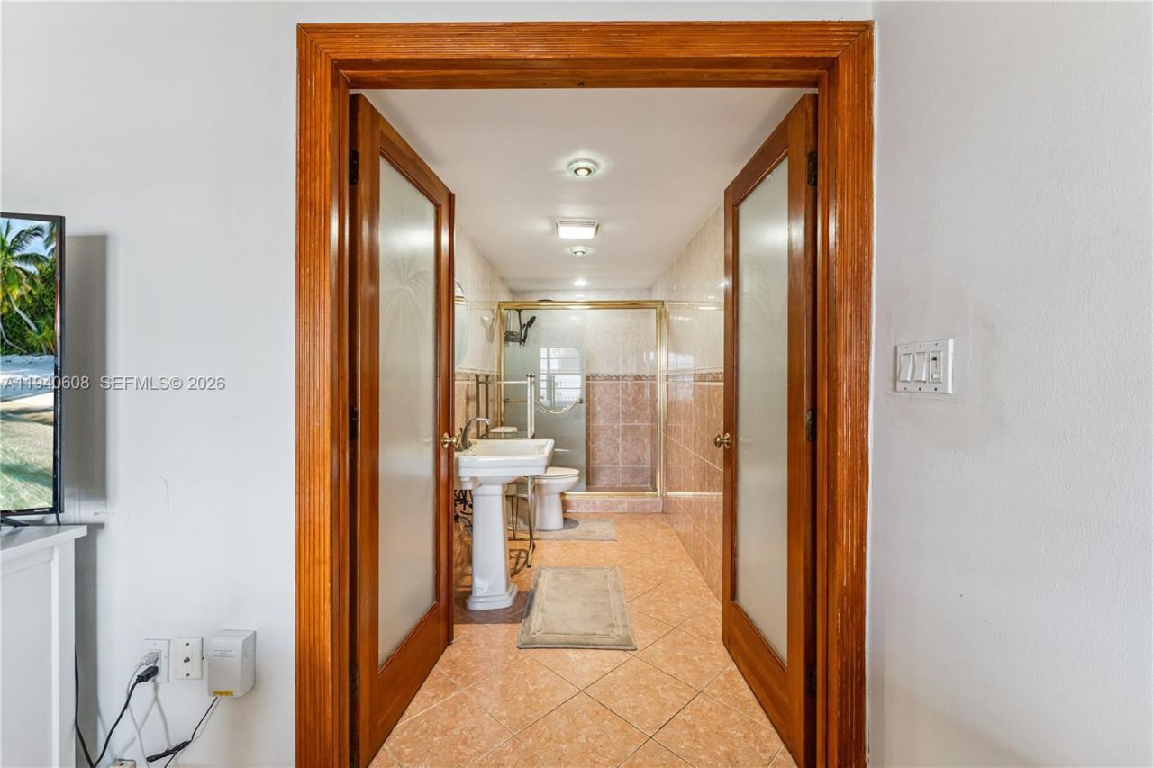 11111 Biscayne Blvd, Unit 4H, Miami, FL 33181 Photo