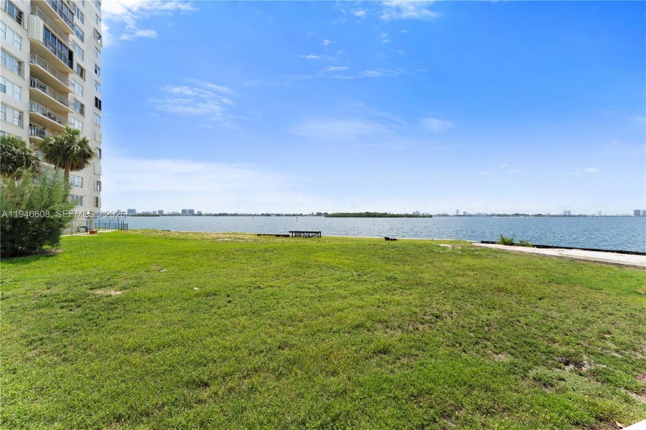 11111 Biscayne Blvd, Unit 4H, Miami, FL 33181 Photo