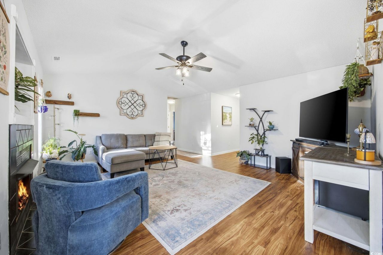 247 Sienna Dr. Photo 6