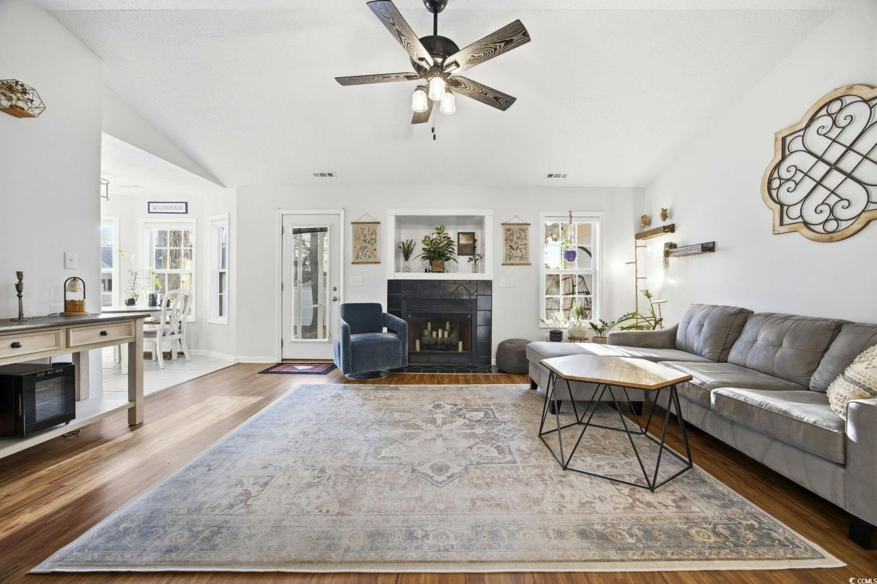 247 Sienna Dr. Photo 7