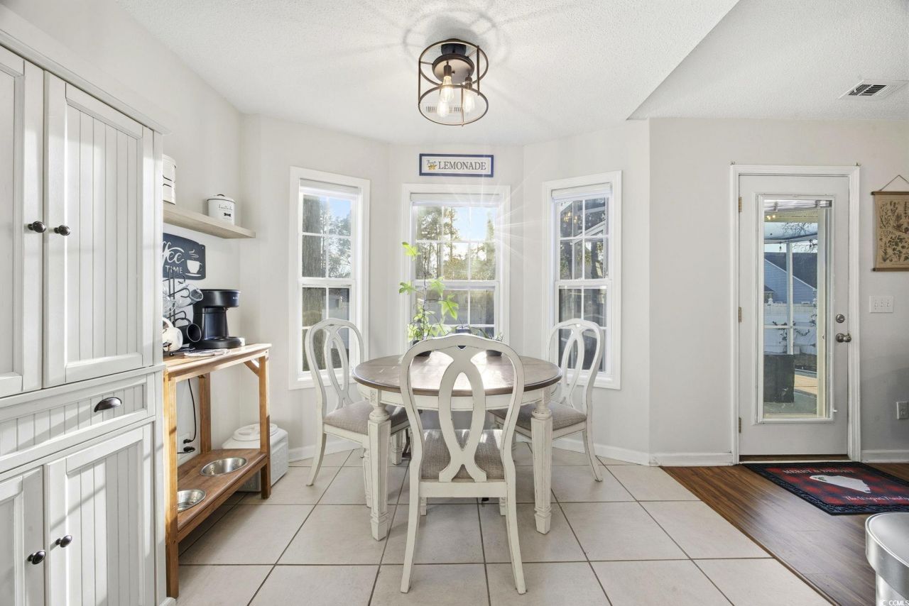 247 Sienna Dr. Photo 9