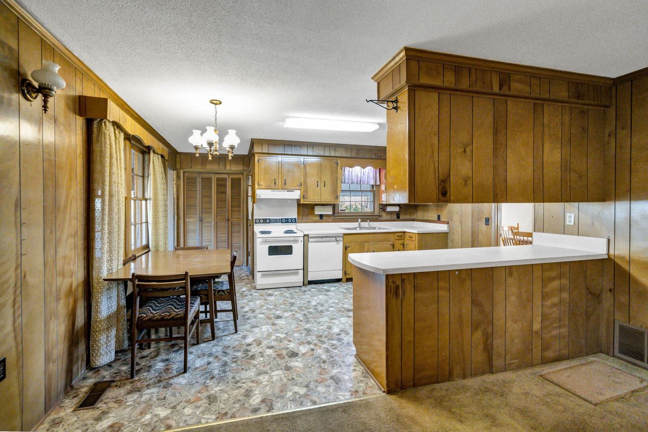 224 Walnut Street Photo 28