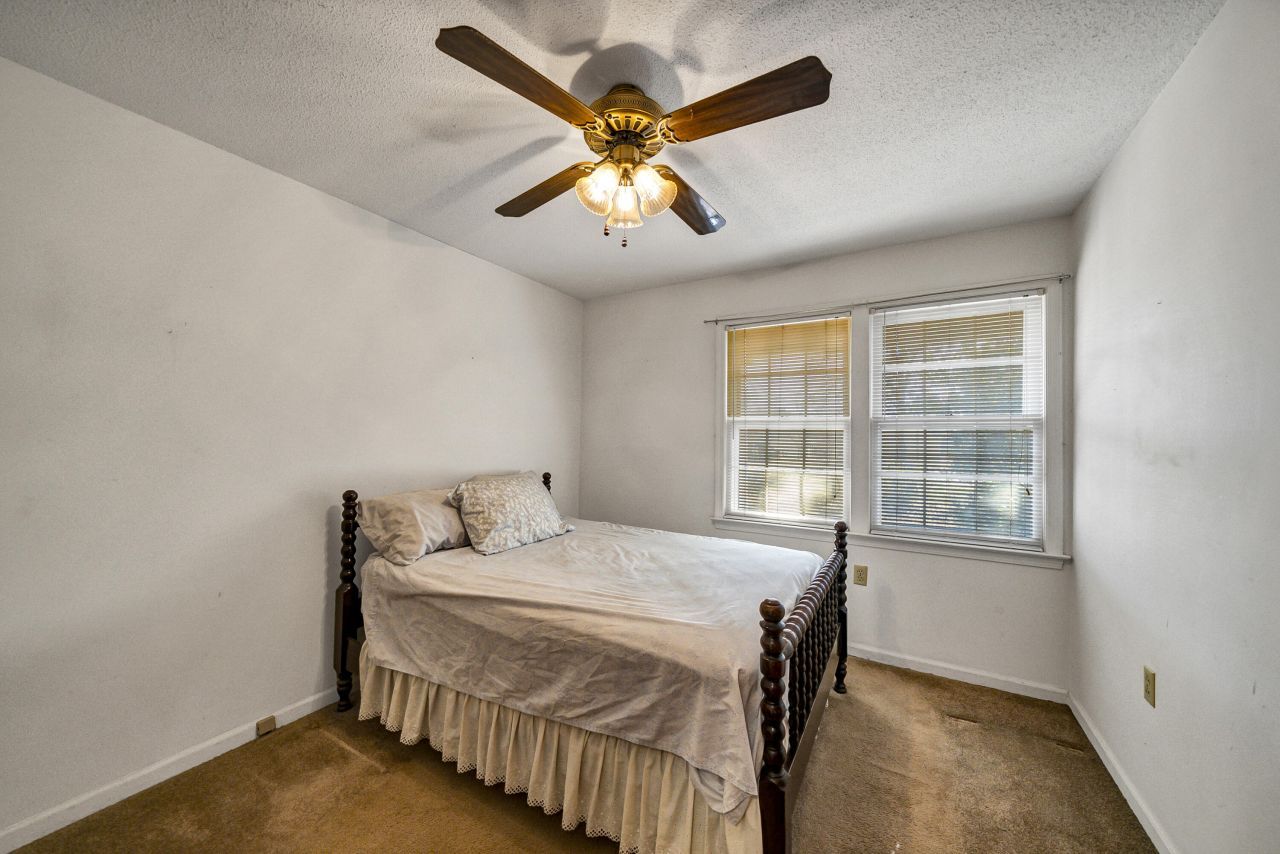 224 Walnut Street Photo 36