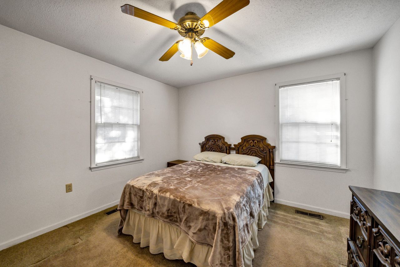 224 Walnut Street Photo 38