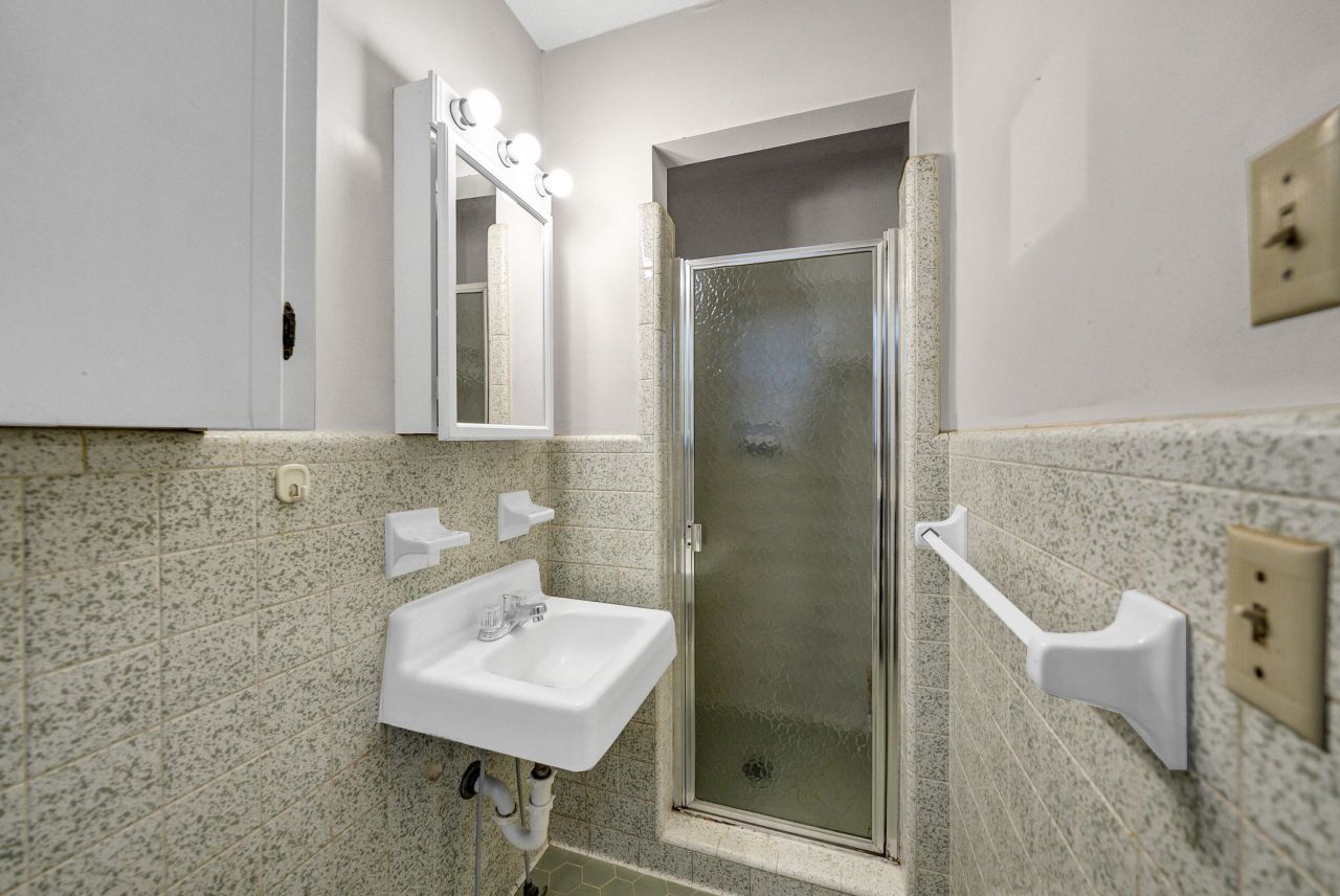 224 Walnut Street Photo 42