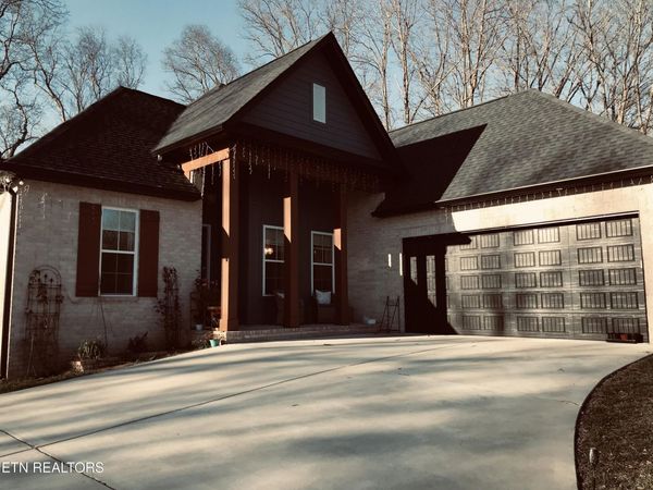 446 Tanzanite Tr, New Tazewell, TN 37825