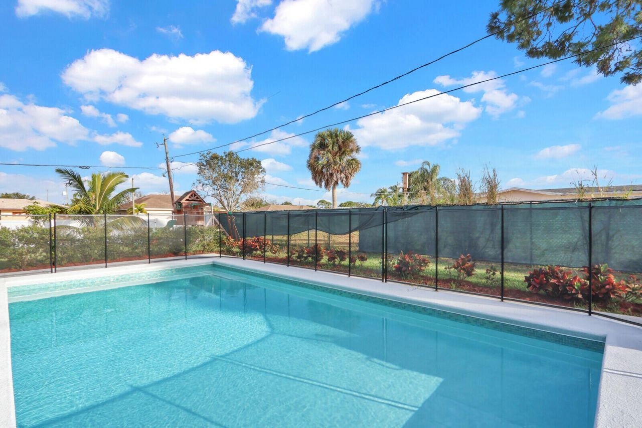 202 SW Chandler Terrace, Port Saint Lucie, FL 34984 Photo