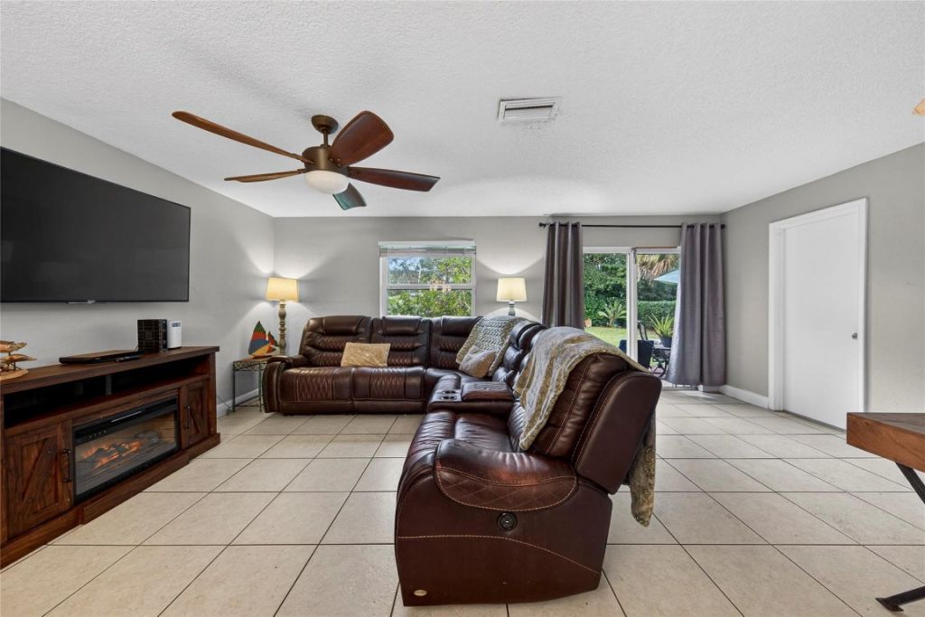 3002 NW 103rd Lane, Coral Springs, FL 33065 Photo