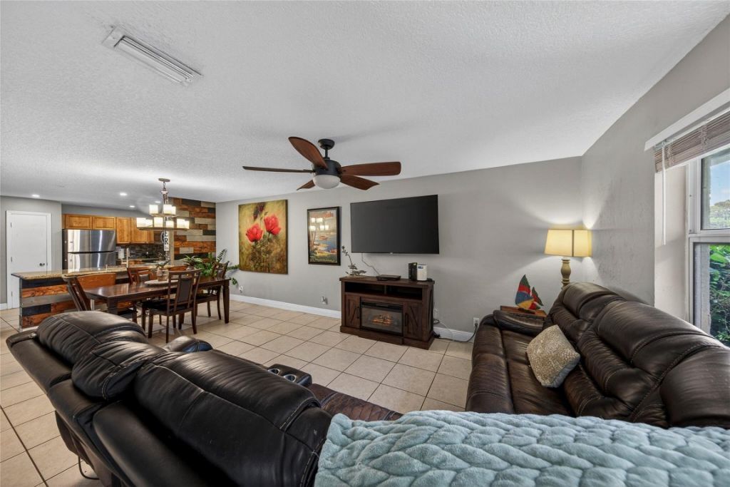 3002 NW 103rd Lane, Coral Springs, FL 33065 Photo