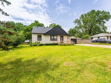 2454 Long Lake Road, New Brighton, MN 55112