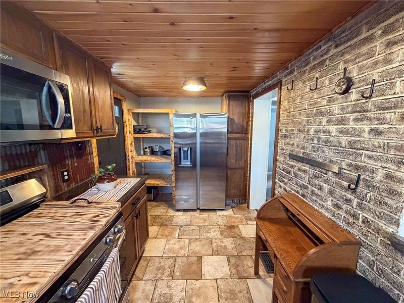 1011 Pennsylvania Avenue, Mc Donald, OH 44437 Photo 6