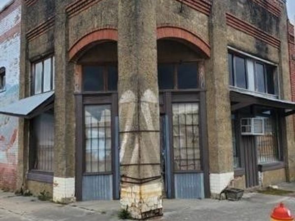 1101 W Main Street , Quinton, OK 74561