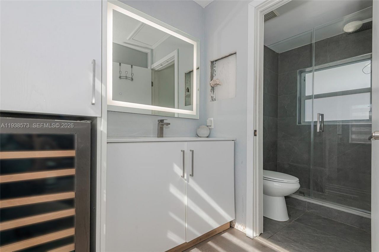 15221 N Laurel Ln N, Pembroke Pines, FL 33027 Photo