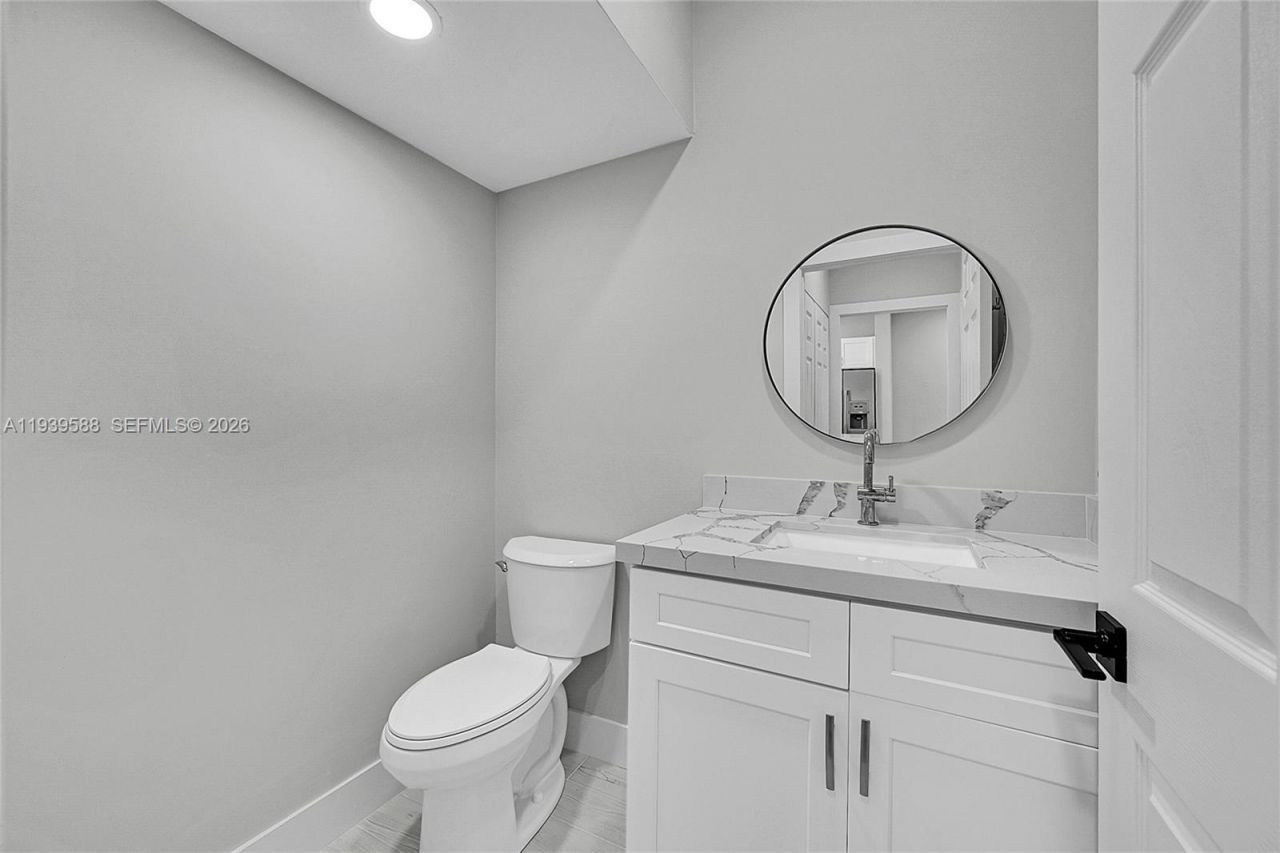 884 NW 170th Ter, Pembroke Pines, FL 33028 Photo