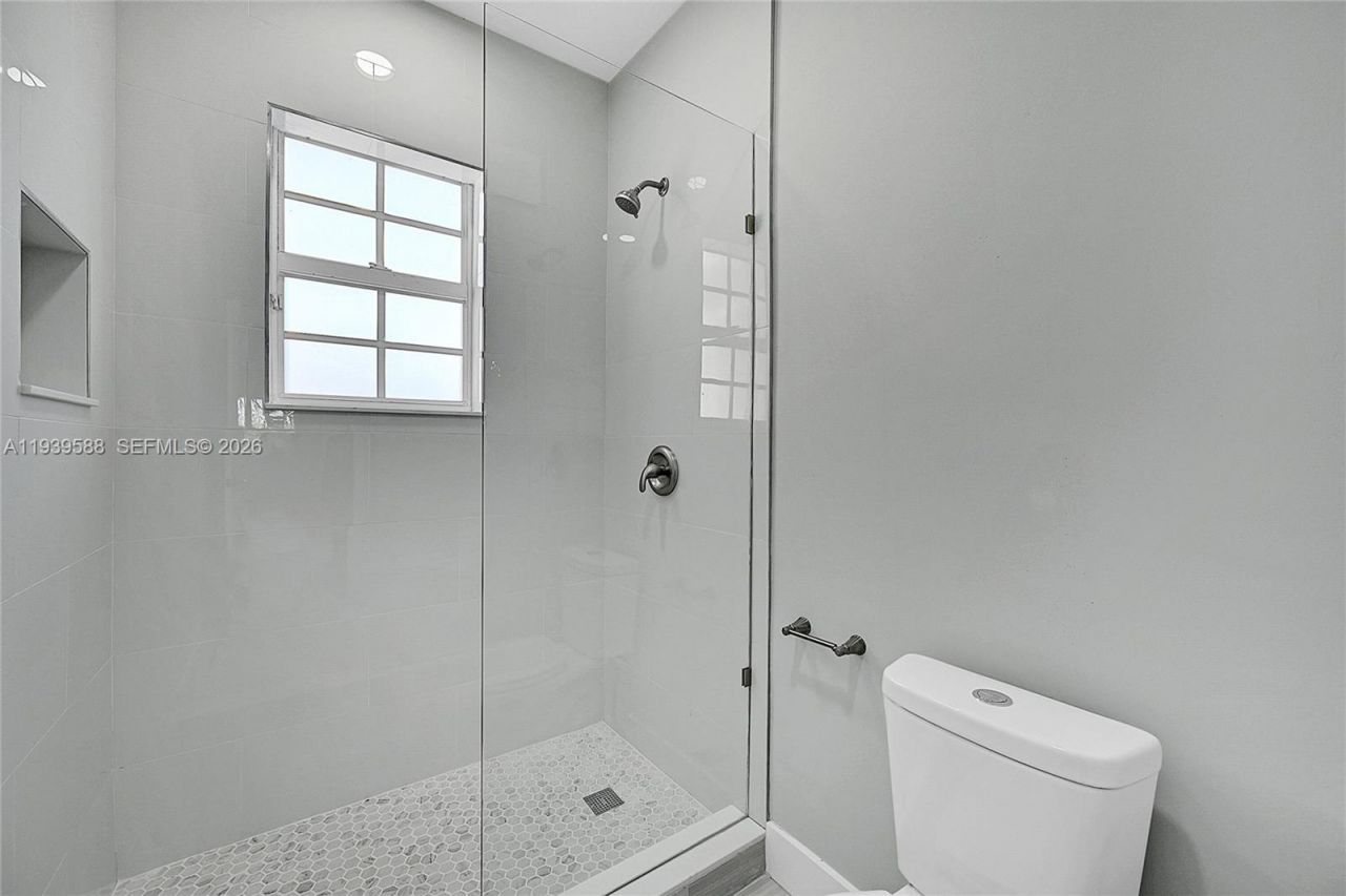 884 NW 170th Ter, Pembroke Pines, FL 33028 Photo