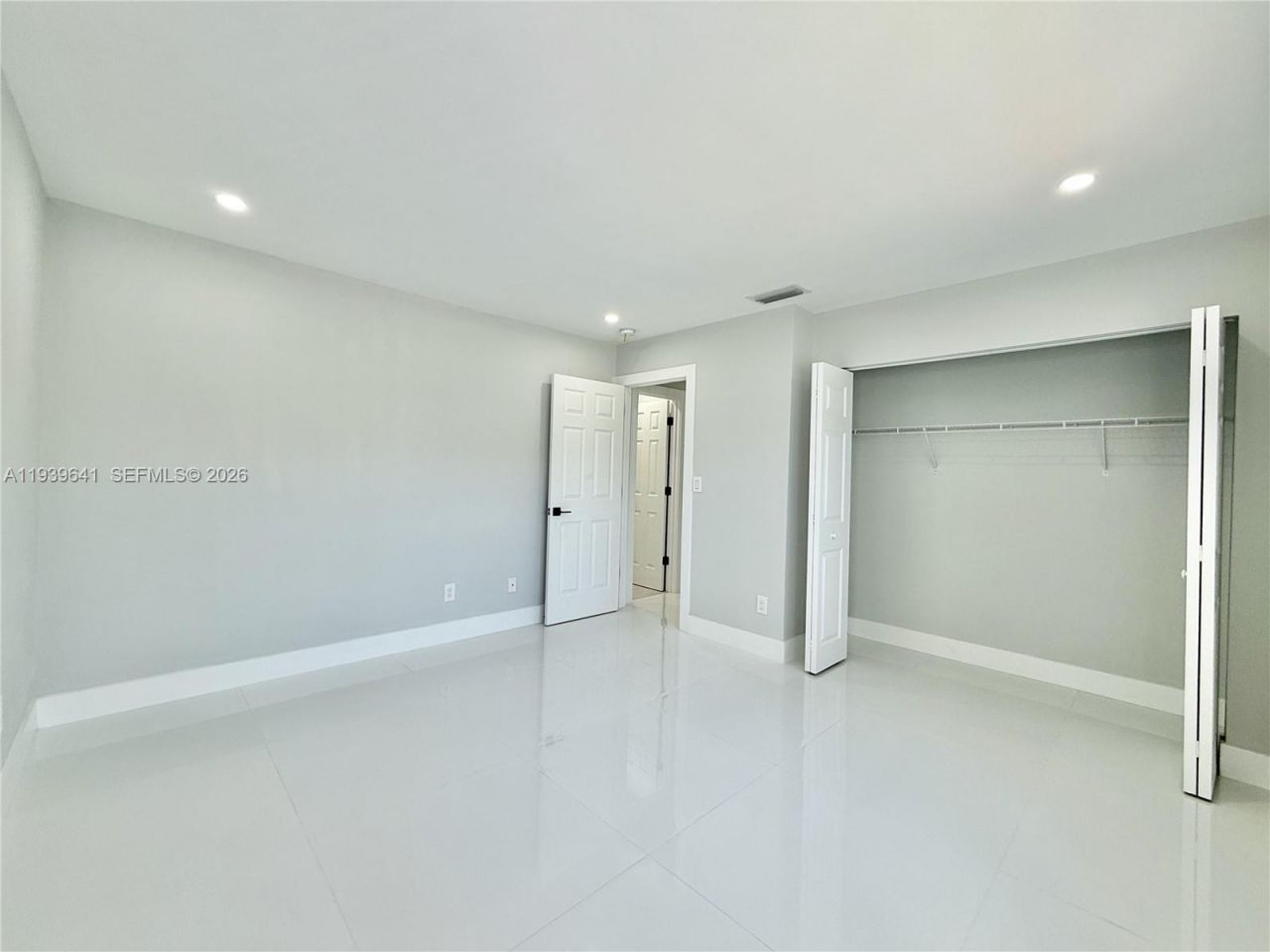 11240 SW 33rd Cir Pl , Miami, FL 33165 Photo