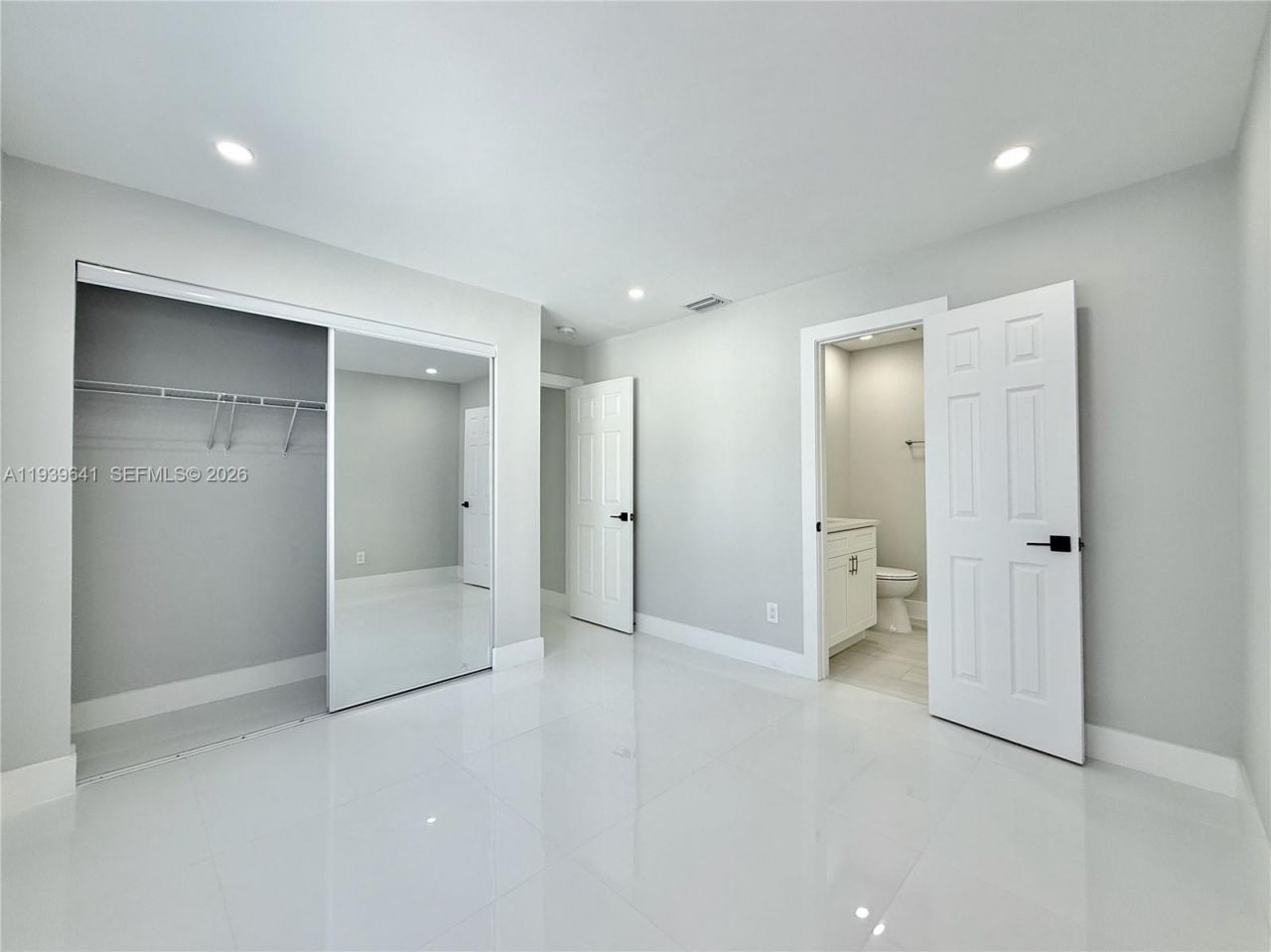 11240 SW 33rd Cir Pl , Miami, FL 33165 Photo