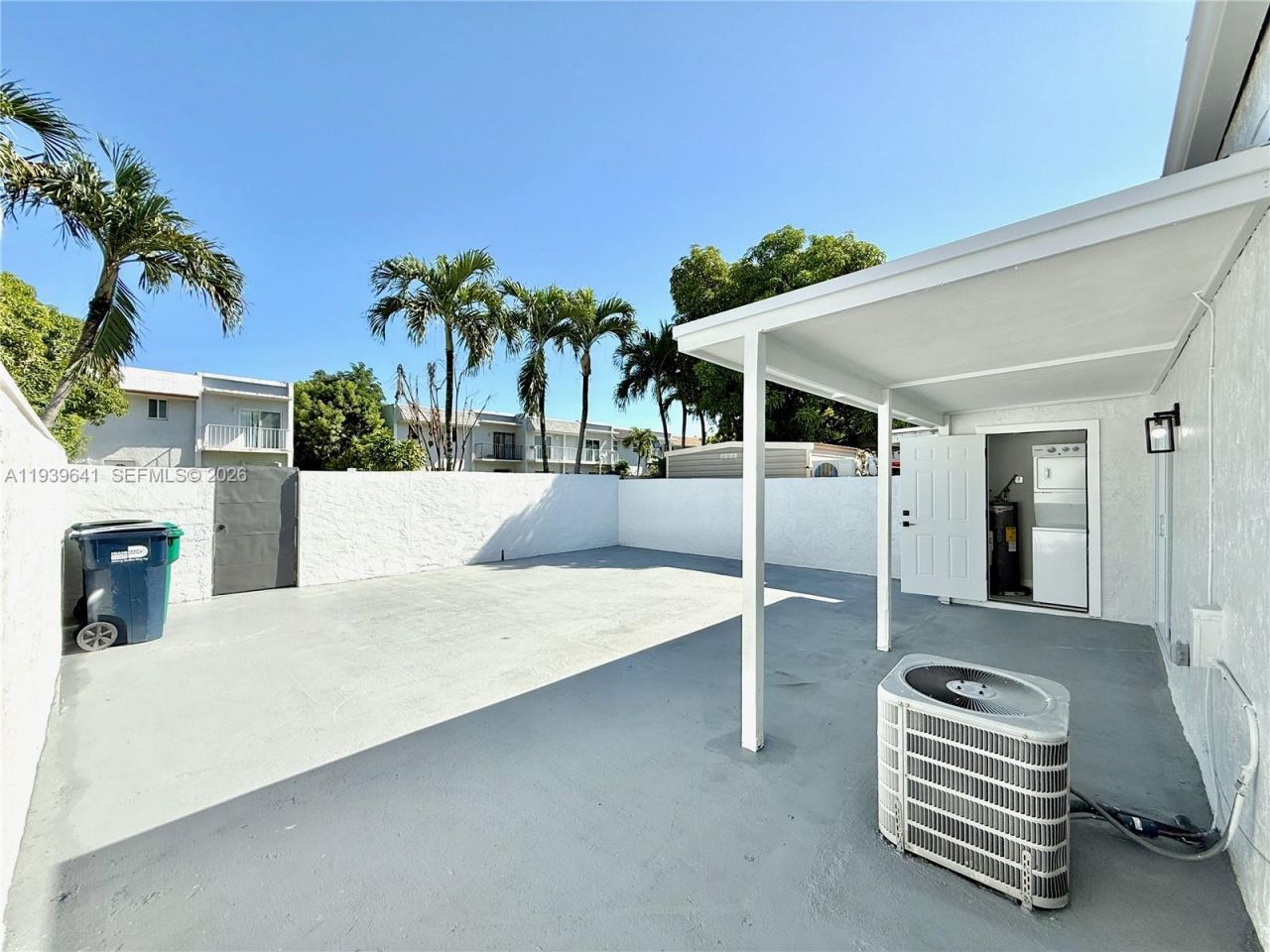 11240 SW 33rd Cir Pl , Miami, FL 33165 Photo