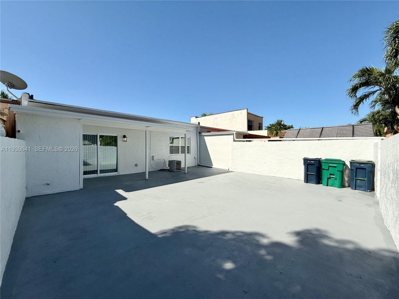 11240 SW 33rd Cir Pl , Miami, FL 33165 Photo