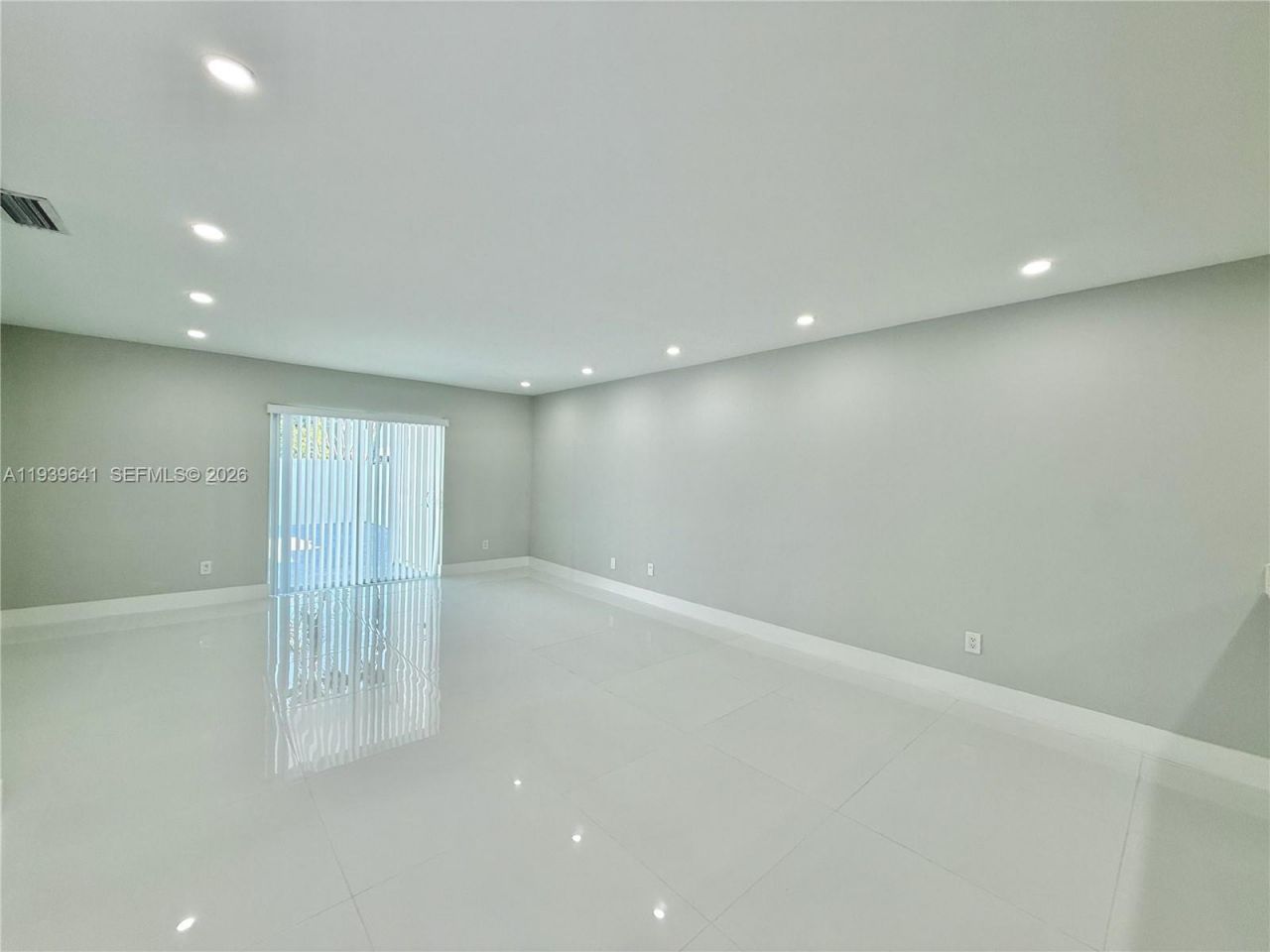 11240 SW 33rd Cir Pl , Miami, FL 33165 Photo