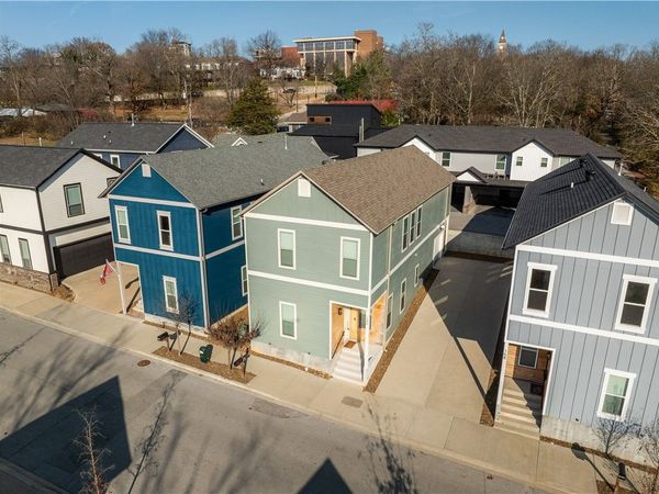 146 E South Street, Fayetteville, AR 72701